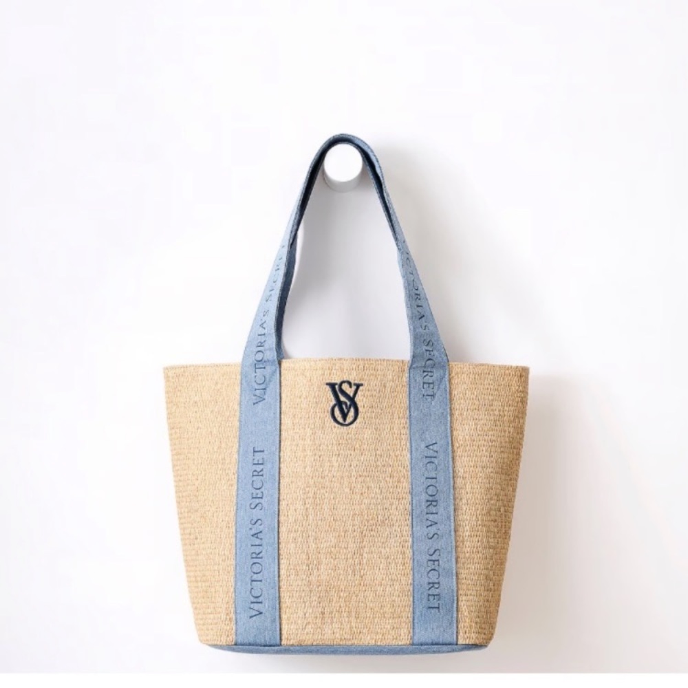 Must Go‼️ NWT Victoria's Secret Tan and Blue Tote Bag. Read Description 👇